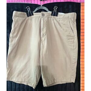 Eddie Bauer Legend Wash Men’s Size 40 Khaki Chino Shorts